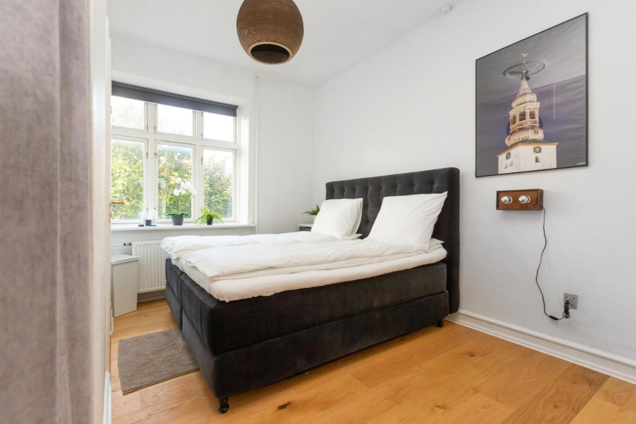 Apartamento 5 Min Fra Banegarden - Plads Til 4-Personer Aalborg Exterior foto