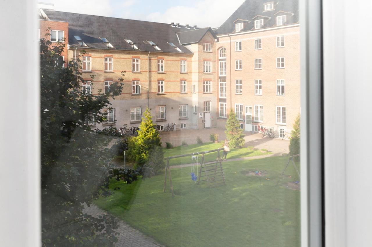 Apartamento 5 Min Fra Banegarden - Plads Til 4-Personer Aalborg Exterior foto